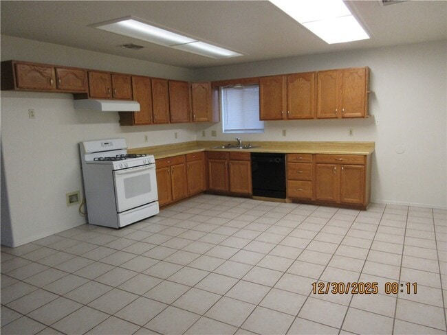 Building Photo - 2824 Simms Ave