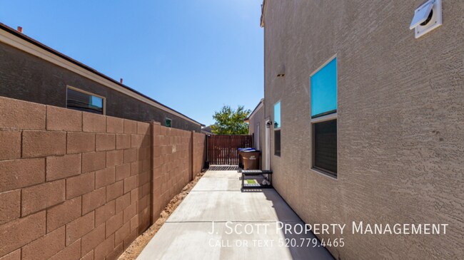 Building Photo - 1270 Carlsbad Dr