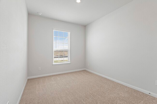 Building Photo - 1023 Rosewood Trl