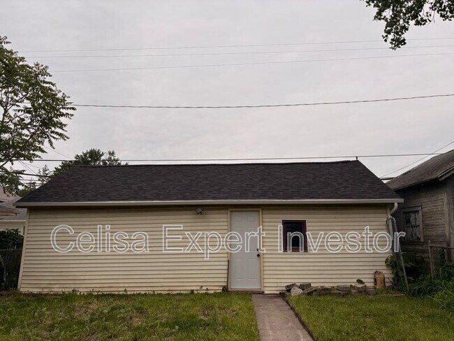 Building Photo - 3221 S Harrison St
