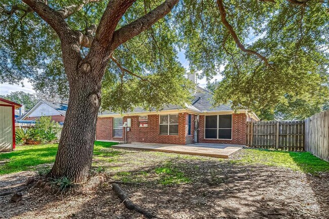 Building Photo - 6419 New World Dr