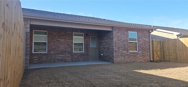 Building Photo - 520 NW 68th Ave