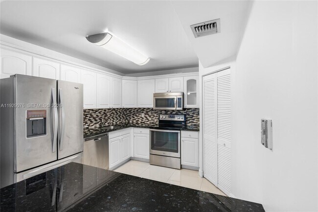 Building Photo - 9273 Collins Ave