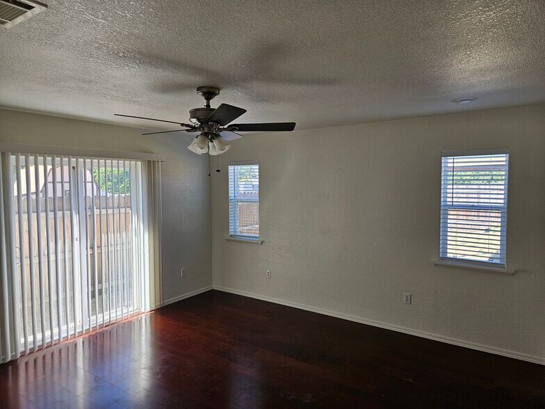 Building Photo - 17960 Swaps Ct