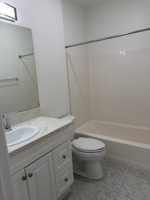 Building Photo - 5084 Plaza Promenade