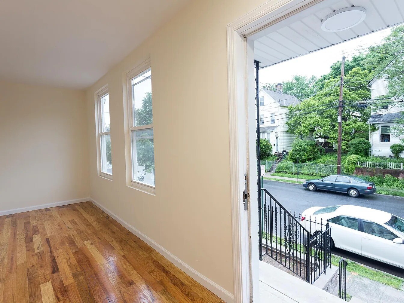 Building Photo - 634 Court St