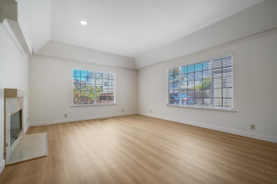 Building Photo - 125 Chestnut Ave