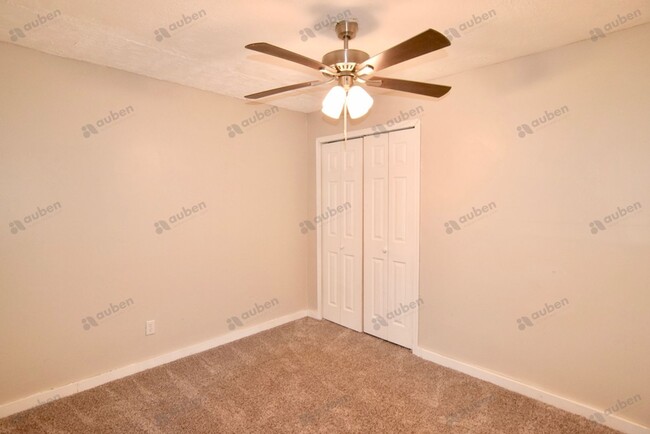 Building Photo - $875 -JUST REDUCED - Charming 2-Bedroom Ho...