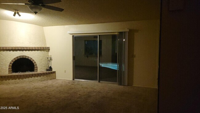 Building Photo - 3158 W Marconi Ave