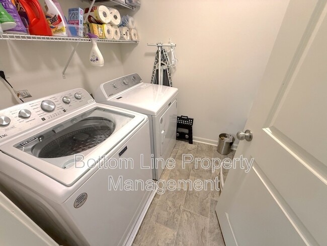 Building Photo - 2688 Andes Dr