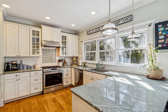 Building Photo - 38 Baycrest Ave