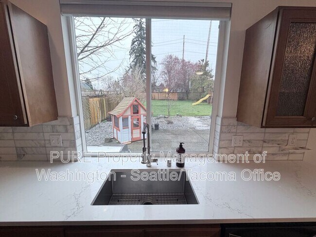 Building Photo - 1725 SW 346th Pl