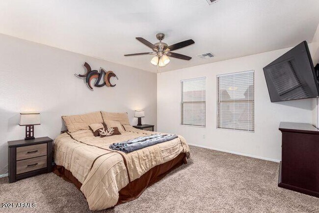 Building Photo - 7022 W Mercer Ln