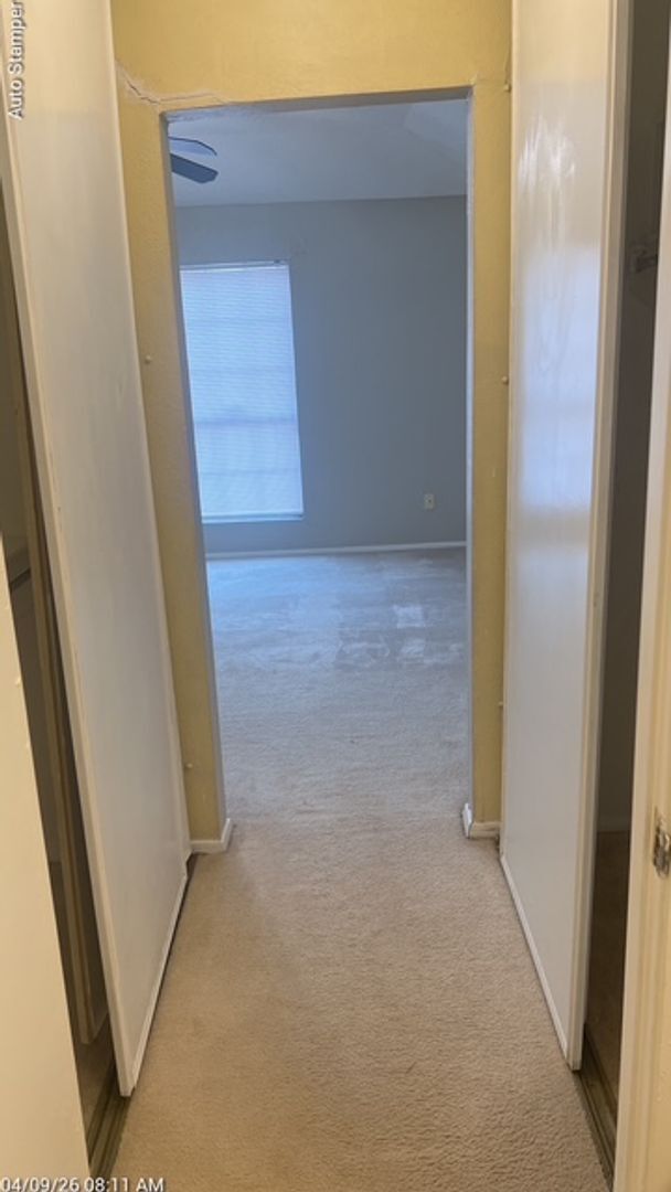 Building Photo - 501 Lantana Dr
