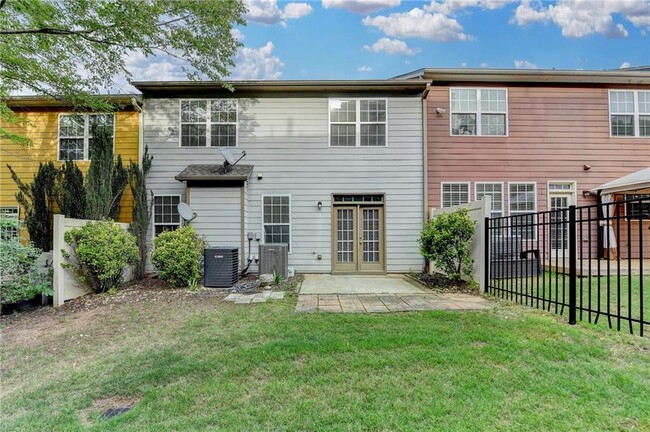 Building Photo - 3335 Castleberry Village Cir