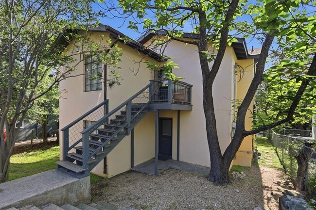 Building Photo - 3901 Wrightwood Rd