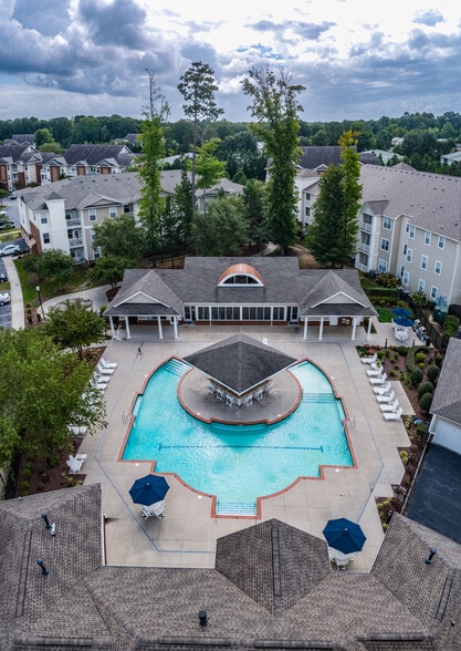 Primary Photo - 700 Acqua Apartments