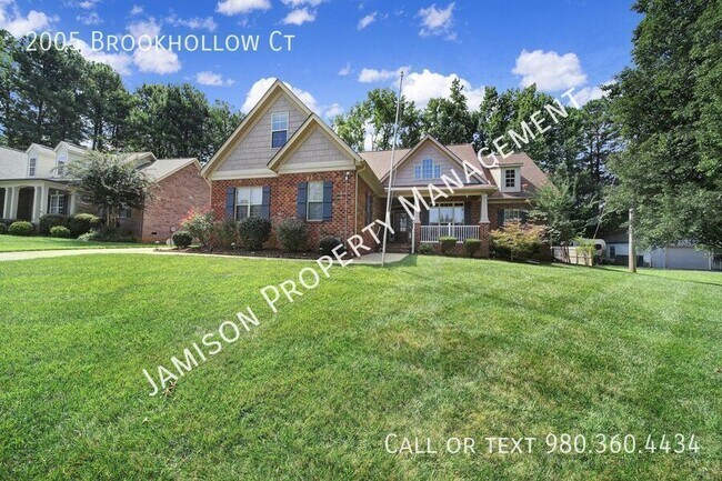 Building Photo - 2005 Brookhollow Ct
