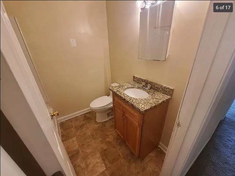 Building Photo - 416 S West St