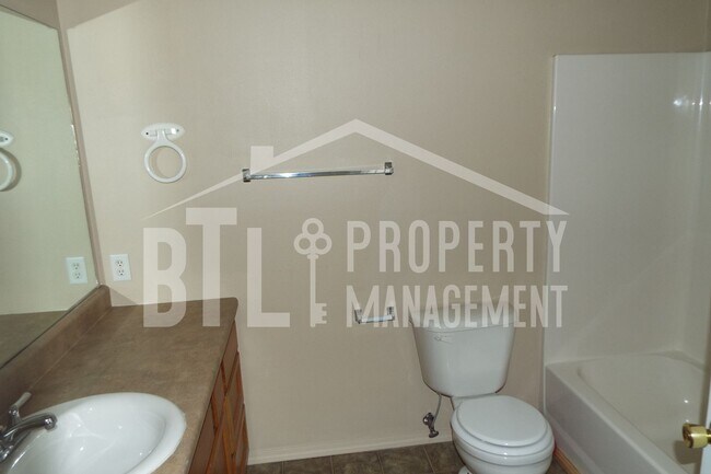 Building Photo - Perfect 3 Bedroom Home