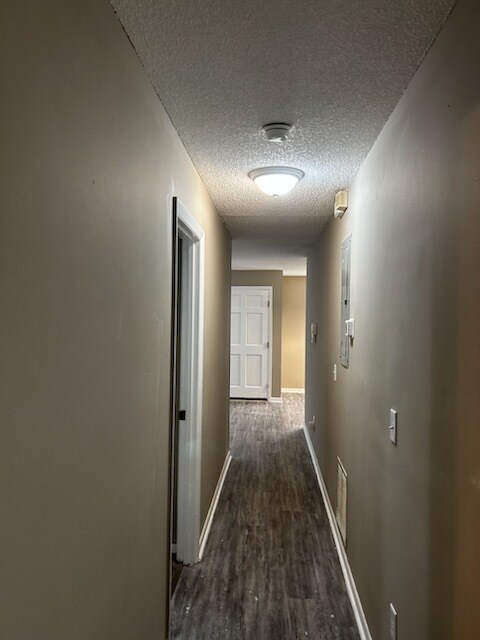 Building Photo - 1877 Rosanne St