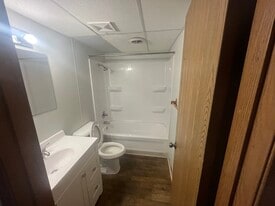 Building Photo - 710 3rd Ave NE