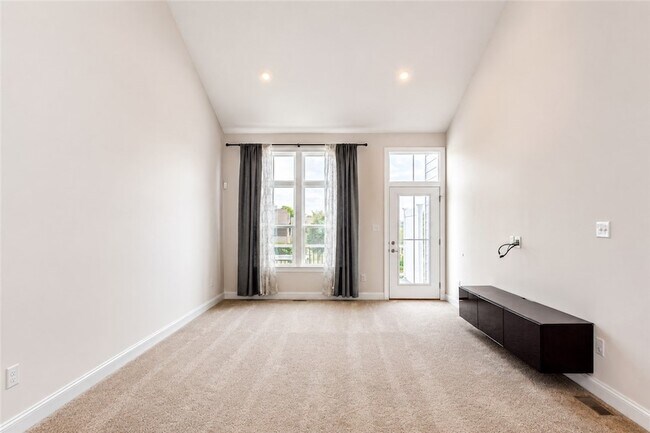 Building Photo - 2516 Adele Ct