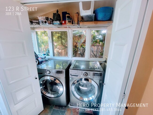 Building Photo - Extremely Desirable Stunning Avenues Home!!!