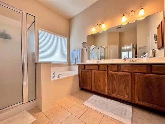 Building Photo - 11506 Columbia Pines Ln
