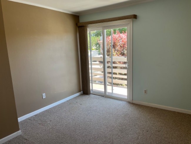 Building Photo - 1349 El Dorado Dr