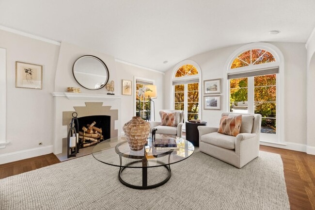 Building Photo - 105 Pepper Ave