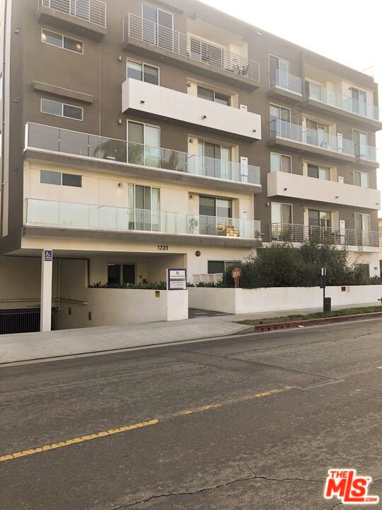 Front of building - 1731 FEDERAL Ave