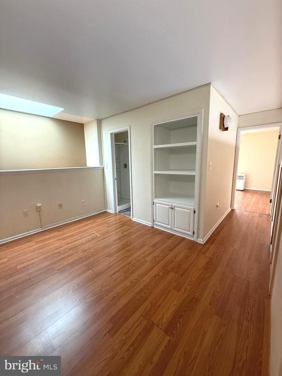 Building Photo - 1071 Lancaster Blvd