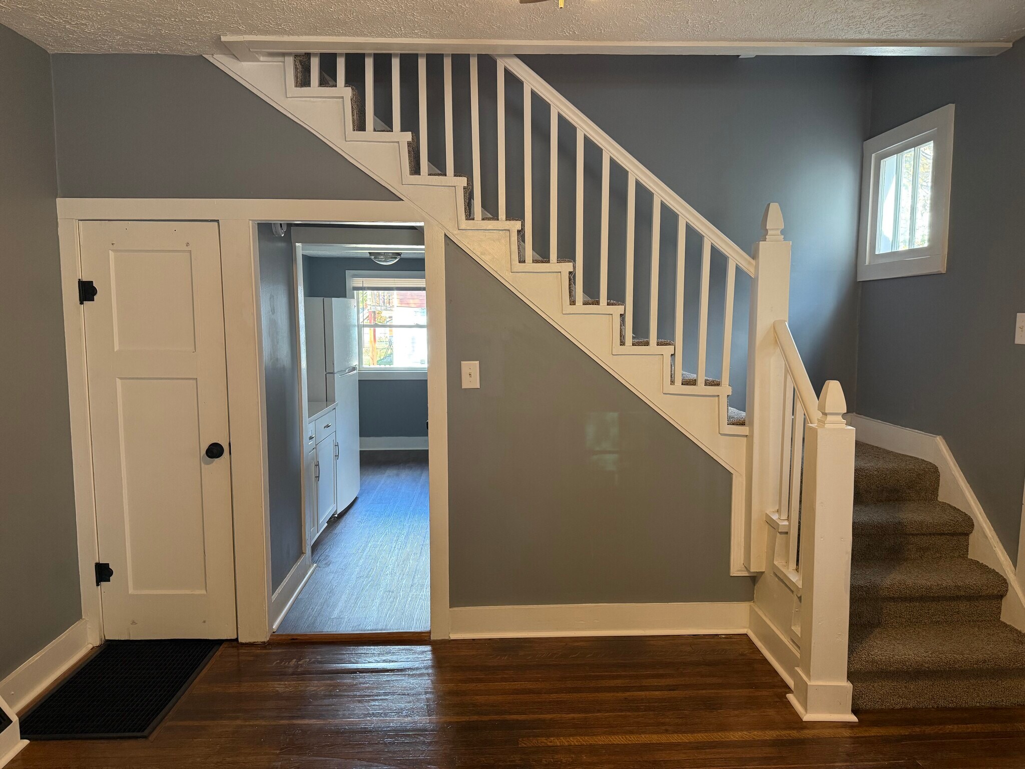 Building Photo - 5028 E New York St