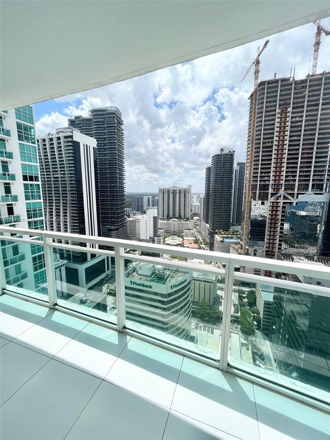 Building Photo - 950 Brickell Bay Dr