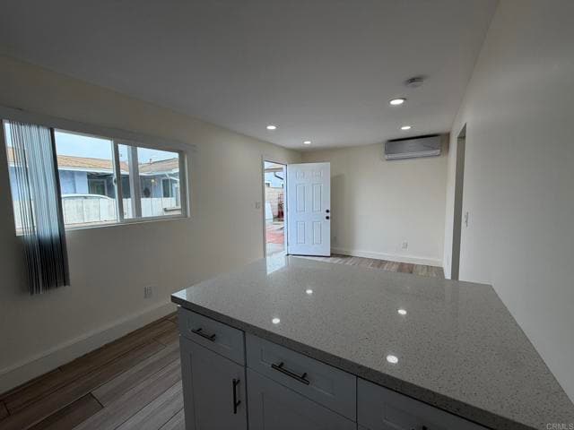 Building Photo - 1533 Monterey Pine Dr