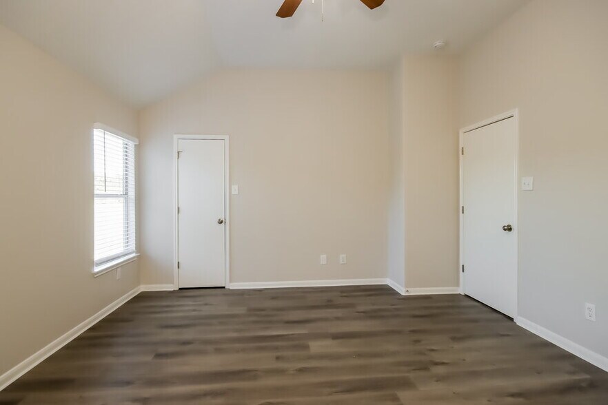 Building Photo - 18407 Heartland Ct