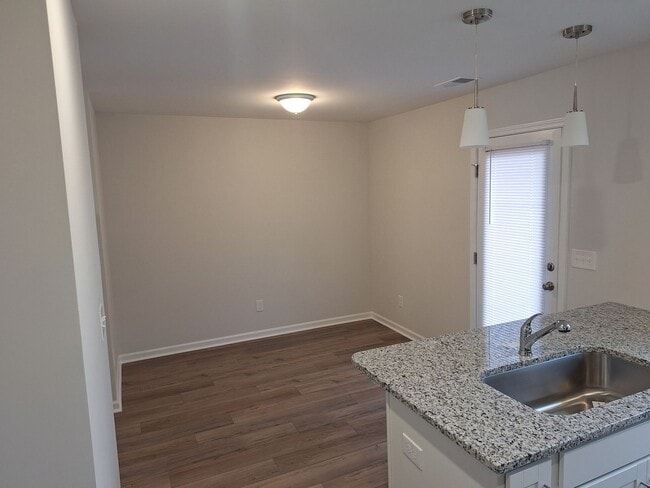 Building Photo - Fabulous New Townhouse in Columbia SC!