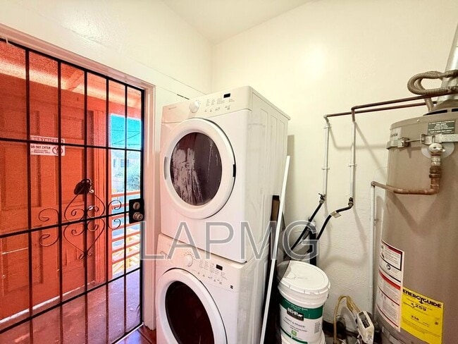 Building Photo - 1536 4th Ave