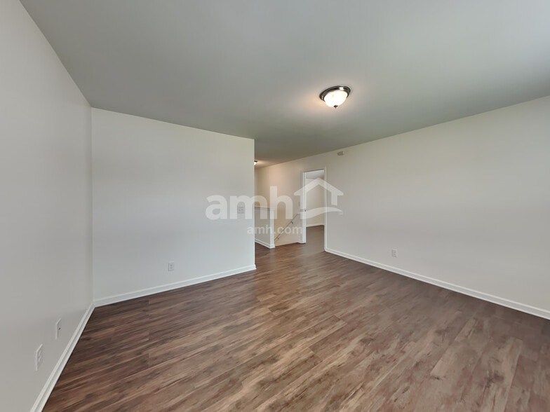 Building Photo - 12851 Clydesdale Dr