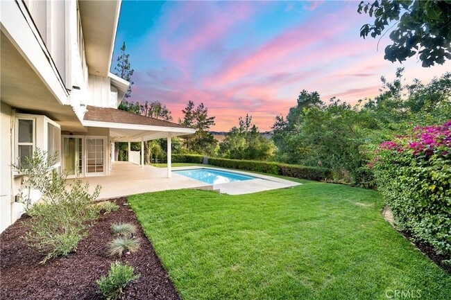 Building Photo - 4620 Encino Ave