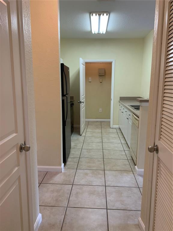 Building Photo - 9320 Crescent Loop Cir