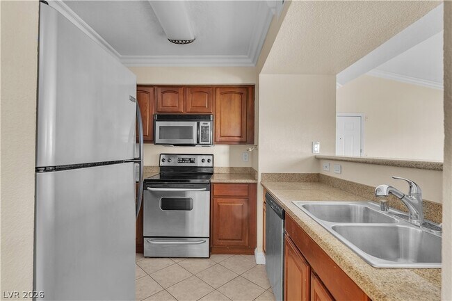 Building Photo - 8101 W Flamingo Rd