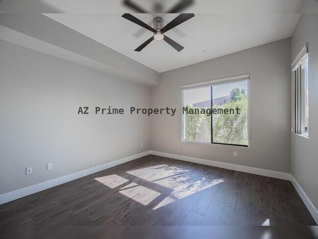 Building Photo - 7300 E Earll Dr