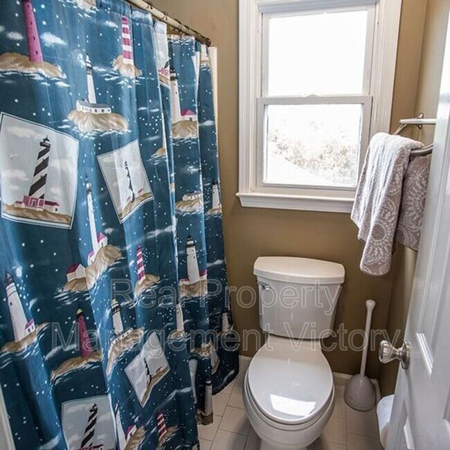 Building Photo - 1120 Shades Crest Rd