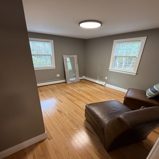 Building Photo - 3 Crystal Ln