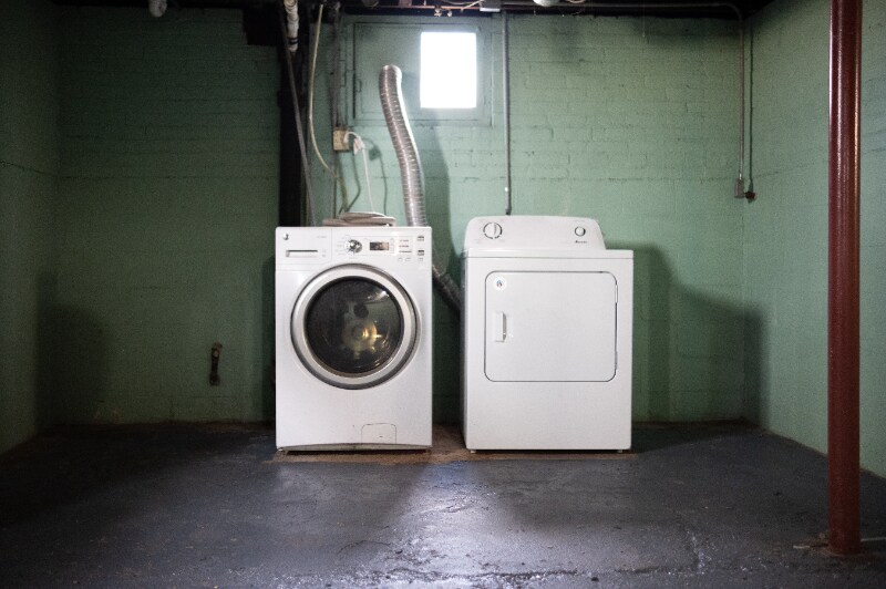 Building Photo - 440 W Main St