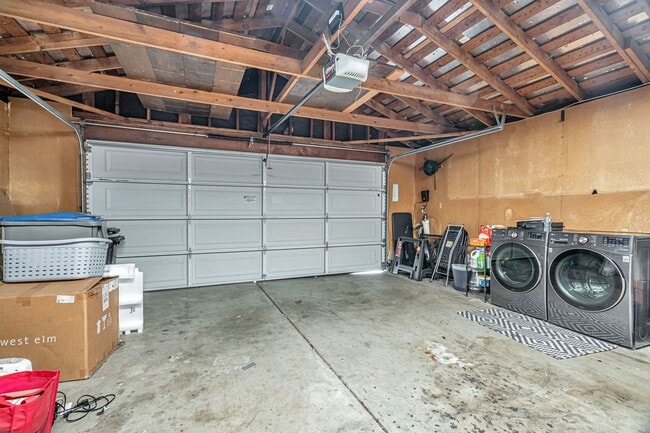 Building Photo - Stylish & Comfort Home in Prime San Jose Location