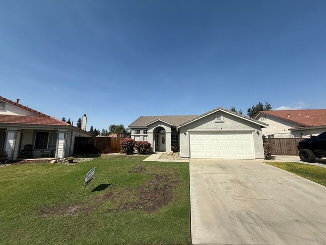 Primary Photo - Spacious 4-Bedroom Home in Riverlakes Comm...