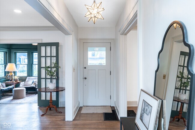 Building Photo - 322 E 37th St